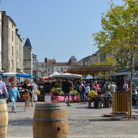 marché-fontenay-le-comte-©Ville-de-Fontenay-le-Comte