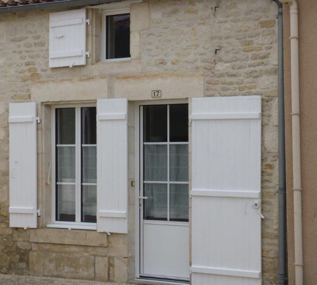 meublé-maison-maelys-maillé-façade