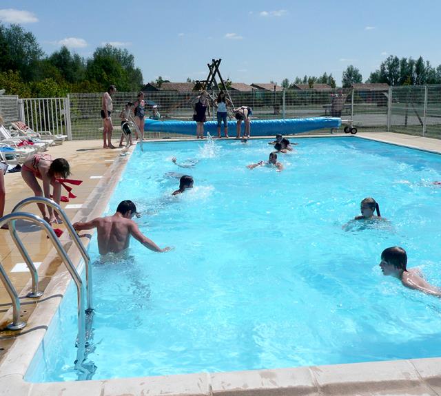 piscine CAMPING L'ILE CARIOT - CHAILLE-LES-MARAIS
