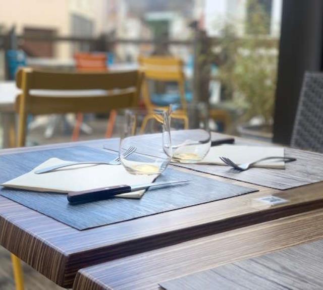 restaurant-cipollina-talmont-st-hilaire-table-terrasse