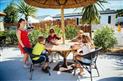 restaurant-talmont-st-hilaire-abri-dinos-terrasse
