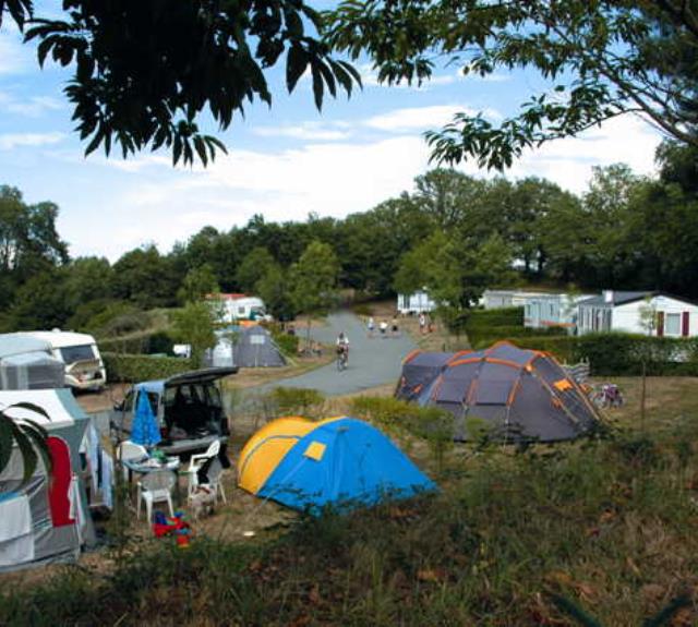 saint etienne du bois vendée camping tente