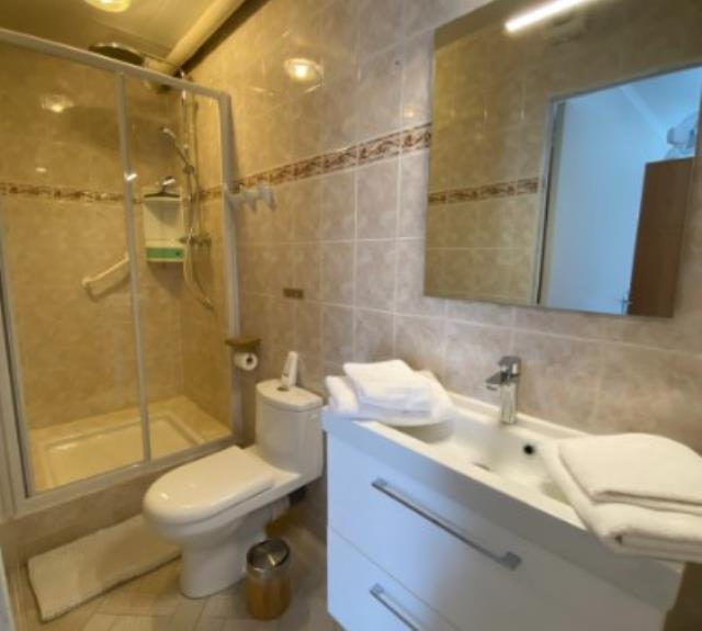 studio-vendee-globe-residence-romaric-jard-mer-salle-eau