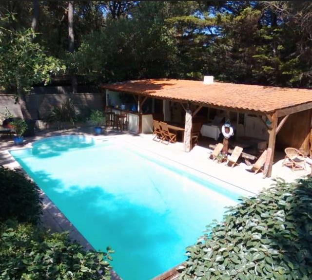 villa-perloa-port-bourgenay-jardin-cuisine-ete-piscine